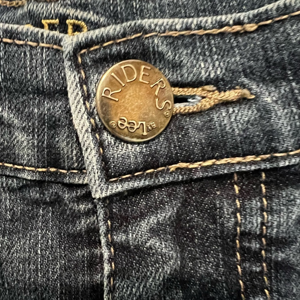 Riders by Lee Womenβs 2X Cropped Jeans β Dark Wash ππ - Picture 6 of 11
